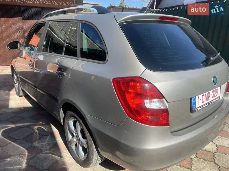 Универсал Skoda Fabia 2012 в Звягеле
