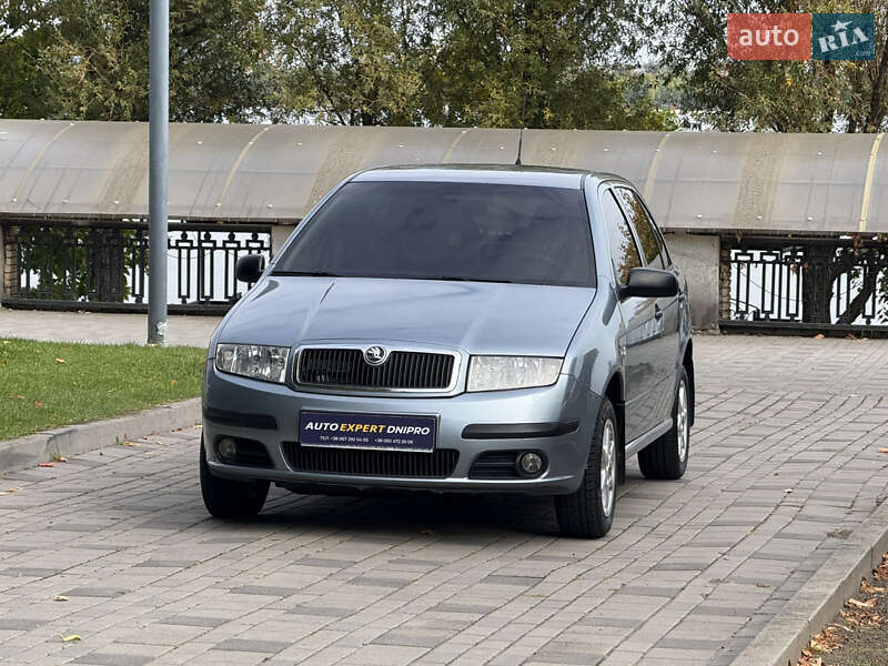 Хетчбек Skoda Fabia 2005 в Дніпрі