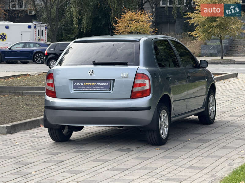Хетчбек Skoda Fabia 2005 в Дніпрі