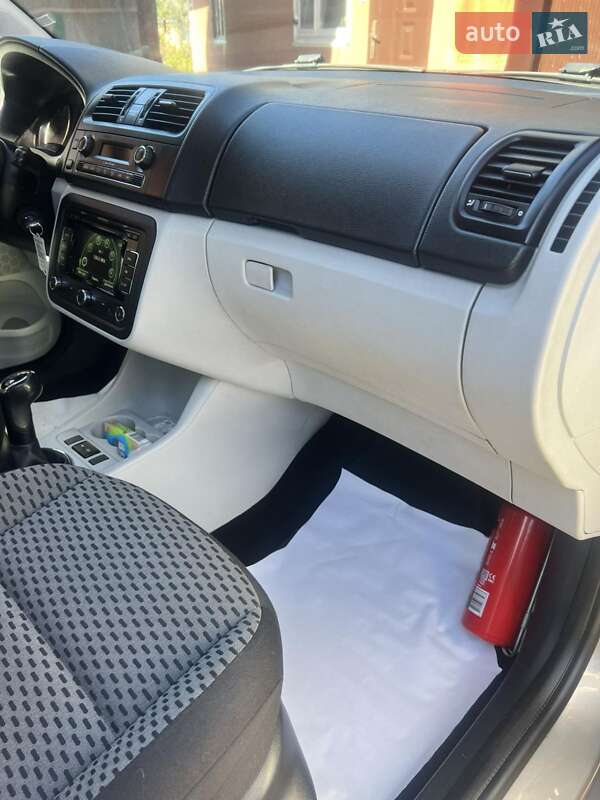 Универсал Skoda Fabia 2012 в Звягеле