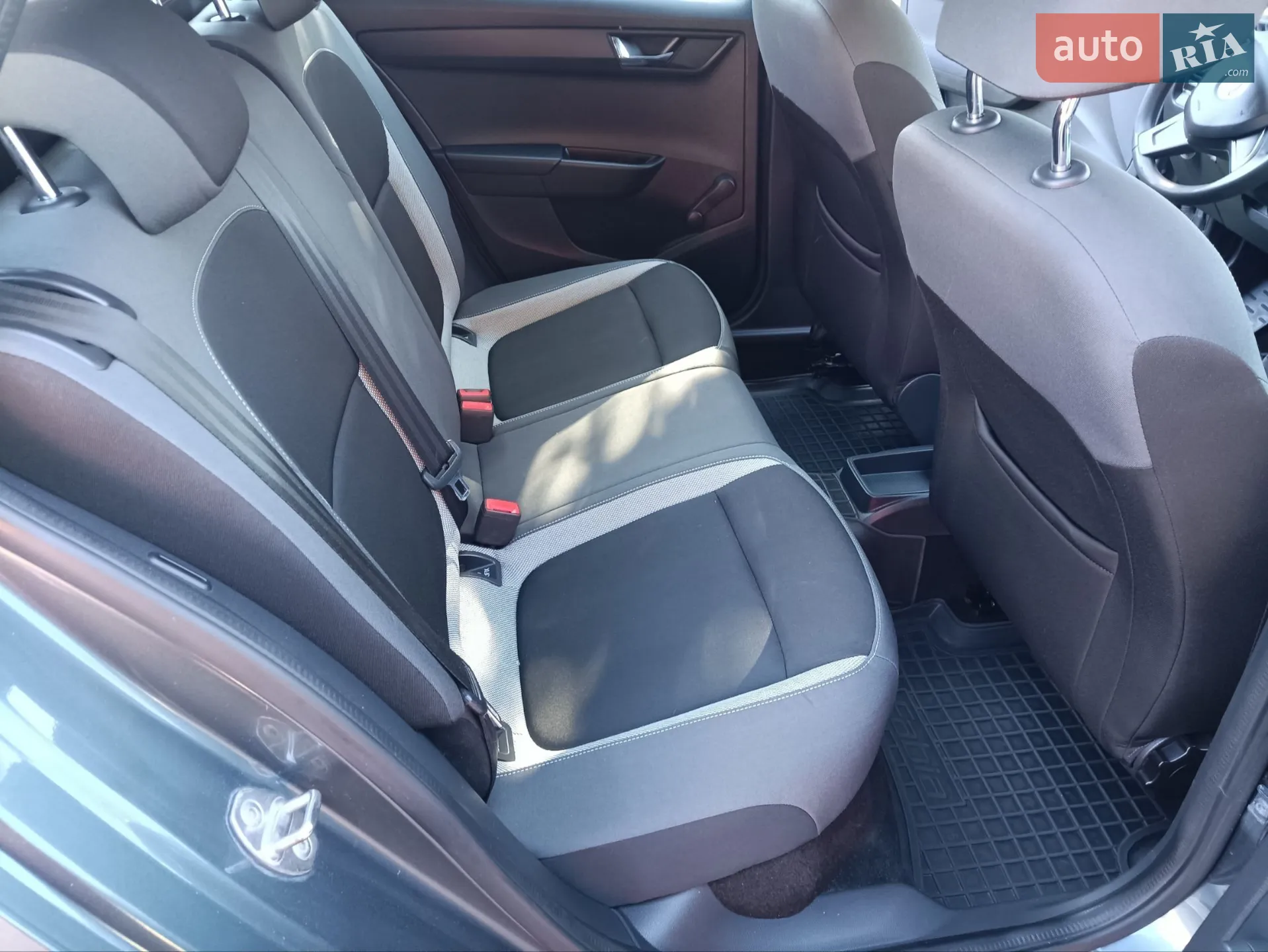 2015 Skoda Fabia - мініатюра 16