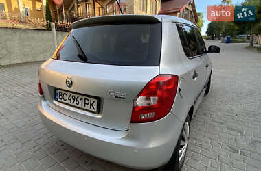 Хэтчбек Skoda Fabia 2010 в 