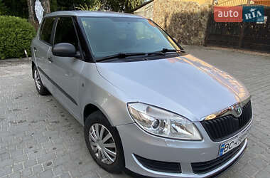 Хэтчбек Skoda Fabia 2010 в 