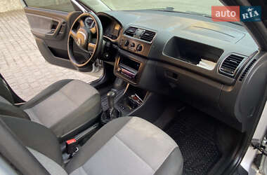 Хэтчбек Skoda Fabia 2010 в 