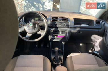 Хэтчбек Skoda Fabia 2010 в 