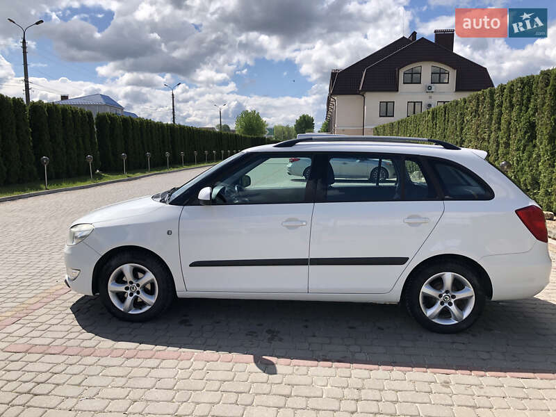 Універсал Skoda Fabia 2011 в Дунаївцях