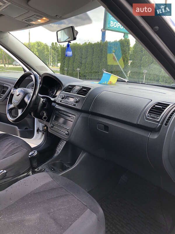 Універсал Skoda Fabia 2011 в Дунаївцях