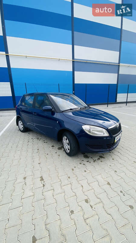 Хэтчбек Skoda Fabia 2010 в Львове