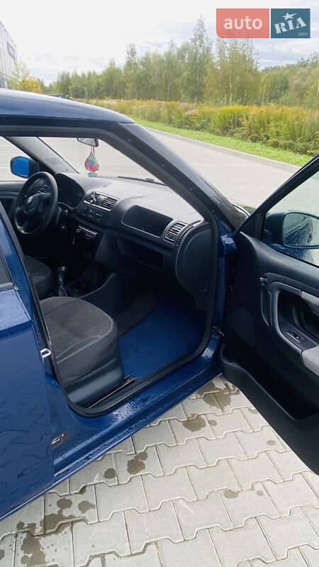 Хэтчбек Skoda Fabia 2010 в Львове