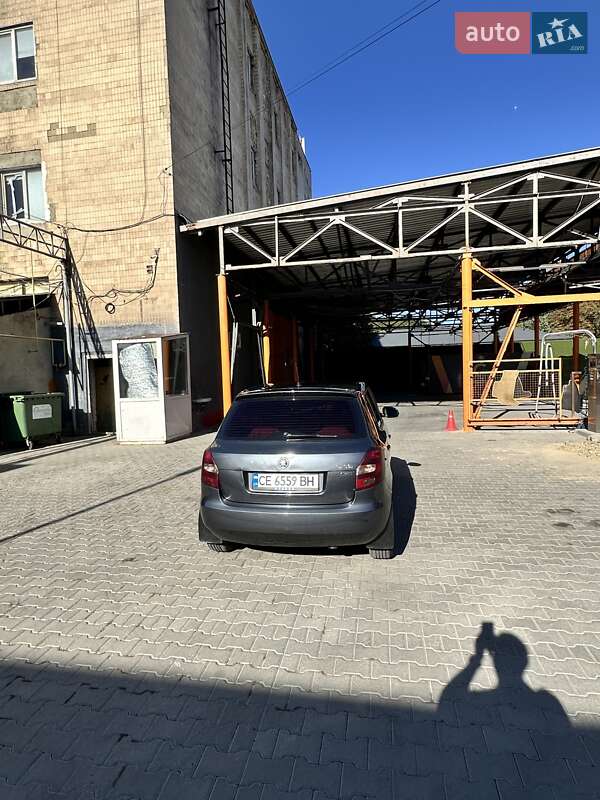 Хэтчбек Skoda Fabia 2011 в Черновцах
