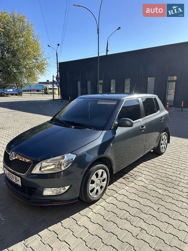 Хэтчбек Skoda Fabia 2011 в Черновцах