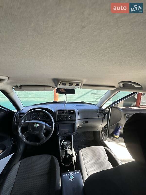 Хэтчбек Skoda Fabia 2011 в Черновцах