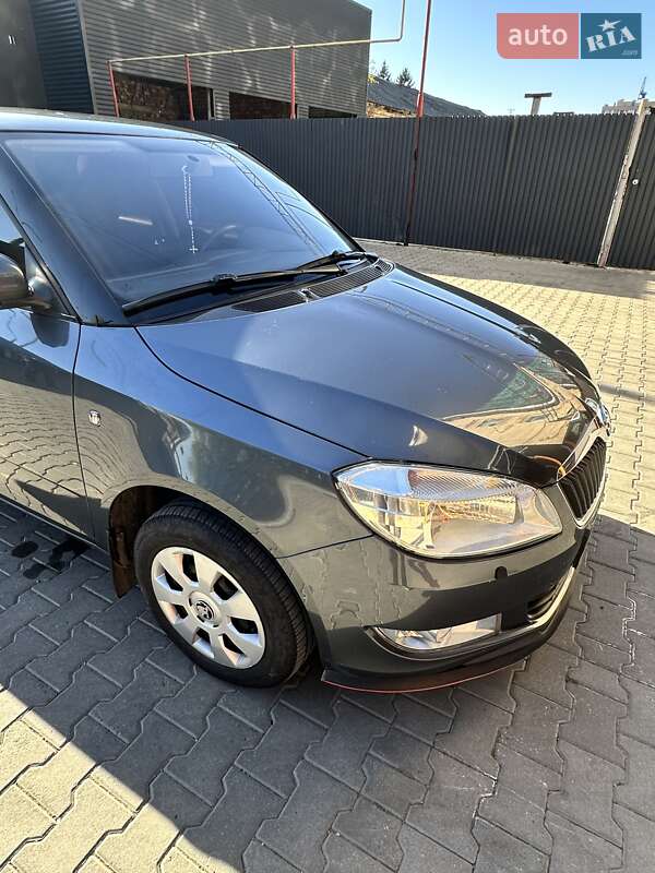 Хэтчбек Skoda Fabia 2011 в Черновцах