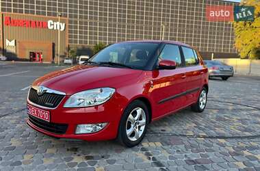 Хэтчбек Skoda Fabia 2012 в 