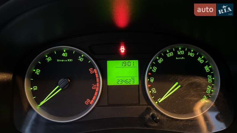 Хетчбек Skoda Fabia 2008 в Києві