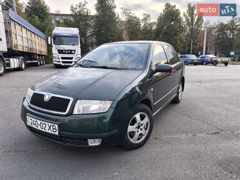 Седан Skoda Fabia 2004 в 