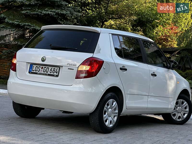 Хэтчбек Skoda Fabia 2011 в Дрогобыче