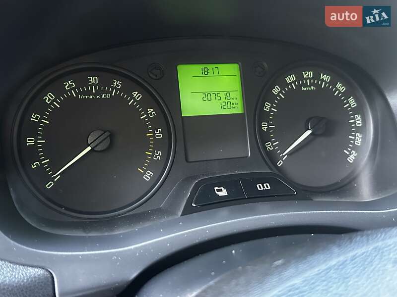 Хэтчбек Skoda Fabia 2011 в Дрогобыче