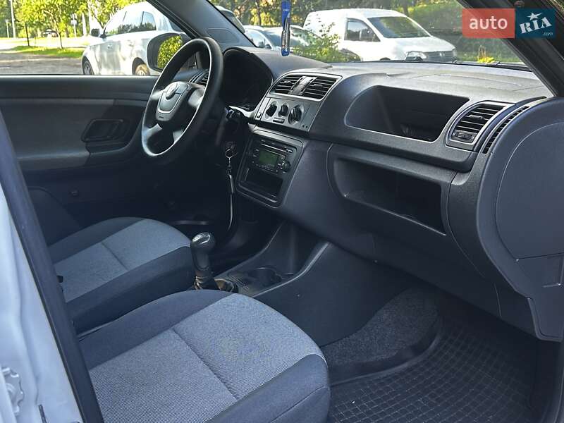 Хэтчбек Skoda Fabia 2011 в Дрогобыче