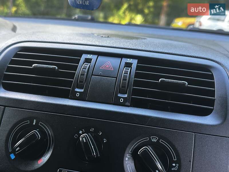 Хэтчбек Skoda Fabia 2011 в Дрогобыче