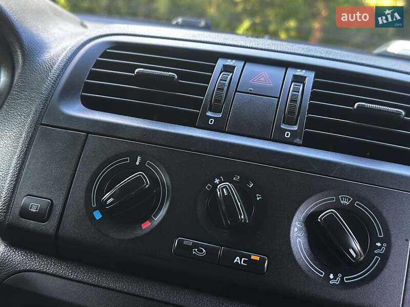 Хэтчбек Skoda Fabia 2011 в Дрогобыче