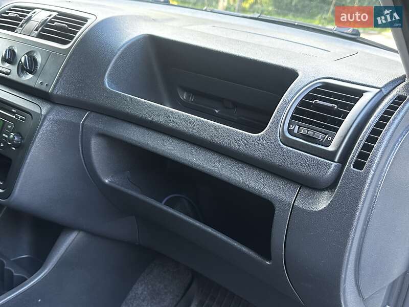 Хэтчбек Skoda Fabia 2011 в Дрогобыче