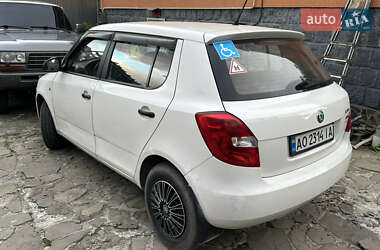 Хетчбек Skoda Fabia 2011 в 
