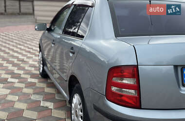 Седан Skoda Fabia 2003 в 