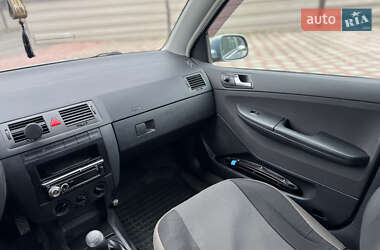 Седан Skoda Fabia 2003 в 