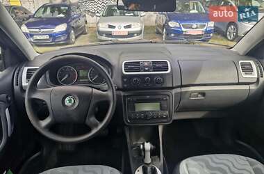 Хэтчбек Skoda Fabia 2009 в 