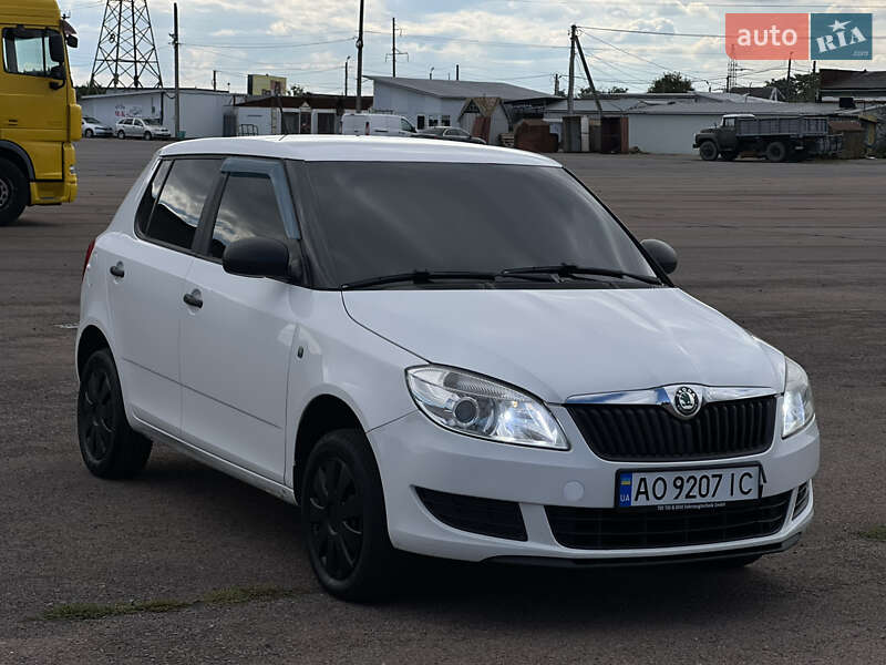 Хэтчбек Skoda Fabia 2011 в Ужгороде