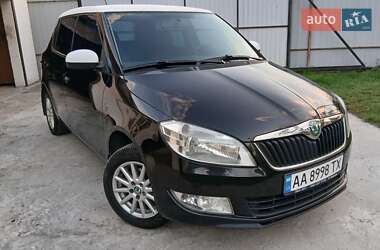 Хэтчбек Skoda Fabia 2011 в 