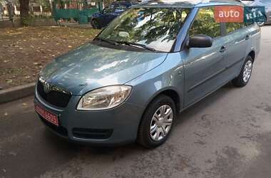 Универсал Skoda Fabia 2010 в Чернигове