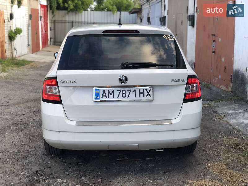 Універсал Skoda Fabia 2015 в Житомирі