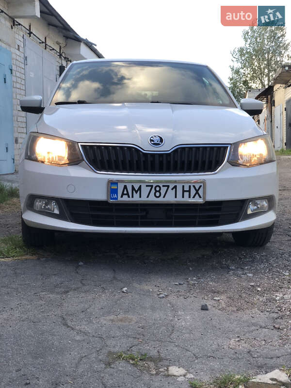 Універсал Skoda Fabia 2015 в Житомирі