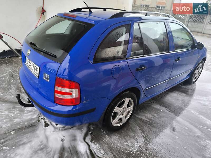 Універсал Skoda Fabia 2006 в Чернівцях
