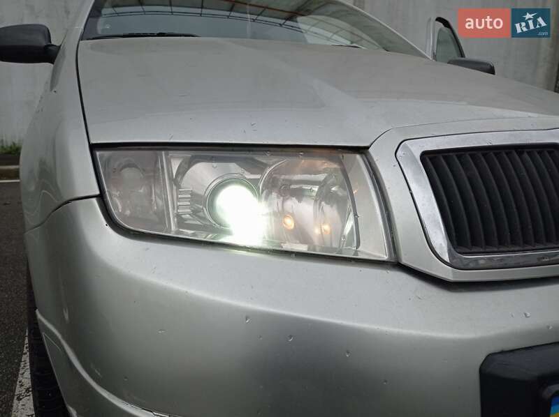 Хэтчбек Skoda Fabia 2005 в Киеве