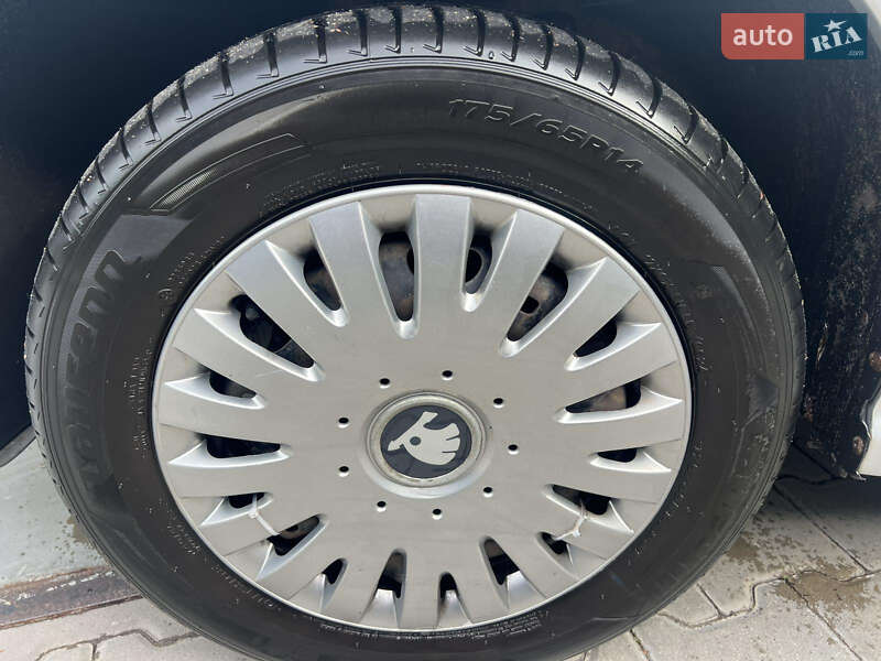 Хетчбек Skoda Fabia 2005 в Житомирі