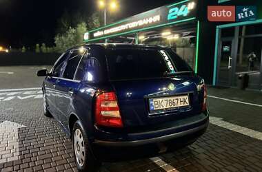 Хэтчбек Skoda Fabia 2003 в 
