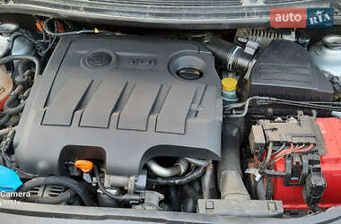 Хэтчбек Skoda Fabia 2011 в 