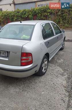 Седан Skoda Fabia 2004 в Киеве