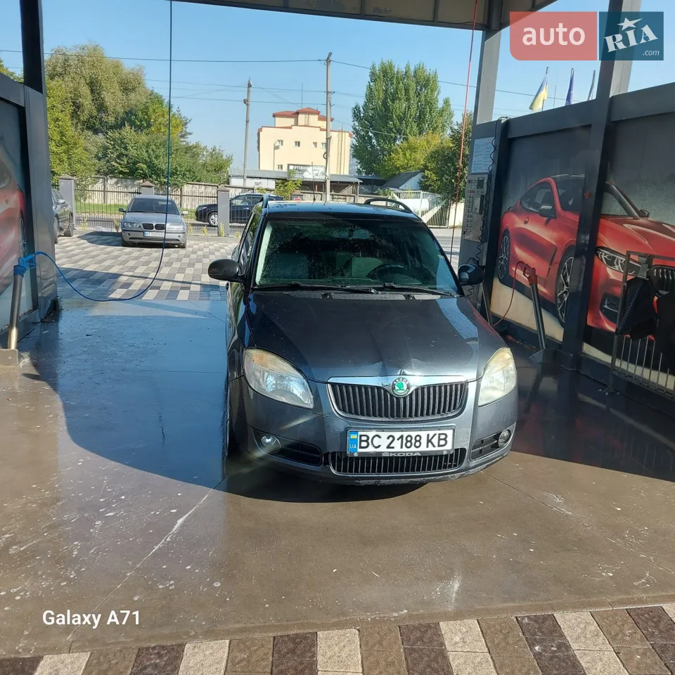 2010 Skoda Fabia - мініатюра 24