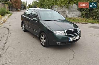 Седан Skoda Fabia 2002 в Києві