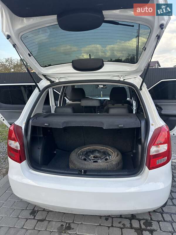 Хэтчбек Skoda Fabia 2014 в Рава-Русской фото 10 Хэтчбек Skoda Fabia 2014 в Рава-Русской