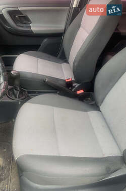 Хетчбек Skoda Fabia 2012 в 