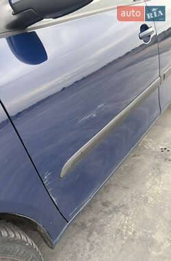 Хэтчбек Skoda Fabia 2012 в 