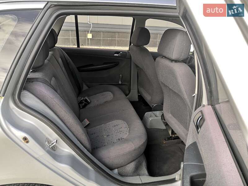 Універсал Skoda Fabia 2002 в Здолбуніві