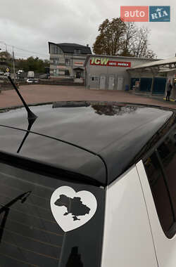 Хэтчбек Skoda Fabia 2011 в 