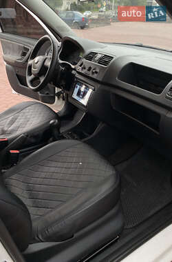 Хэтчбек Skoda Fabia 2011 в 