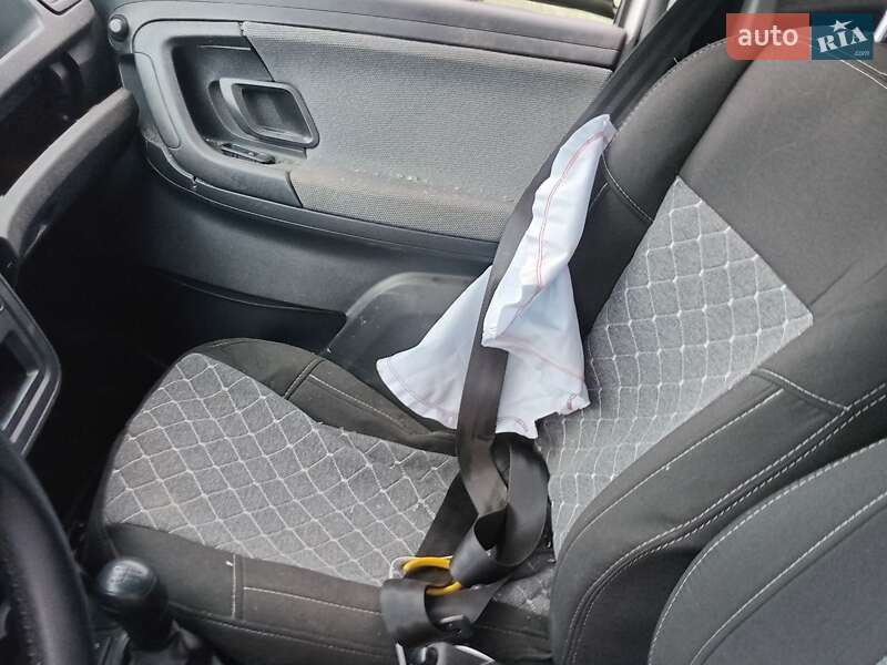 Хэтчбек Skoda Fabia 2014 в Черновцах